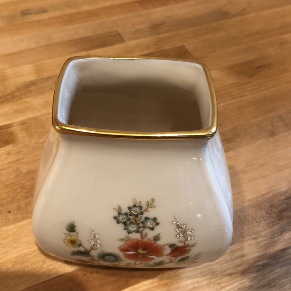 Lenox vase/jar - Picture 2 of 4